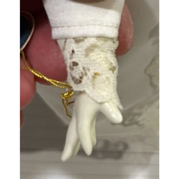 Royal Doulton and Nisbet 1981 Porcelain Doll White Lace Dress Hat Blue Ribbon - Picture 12 of 16